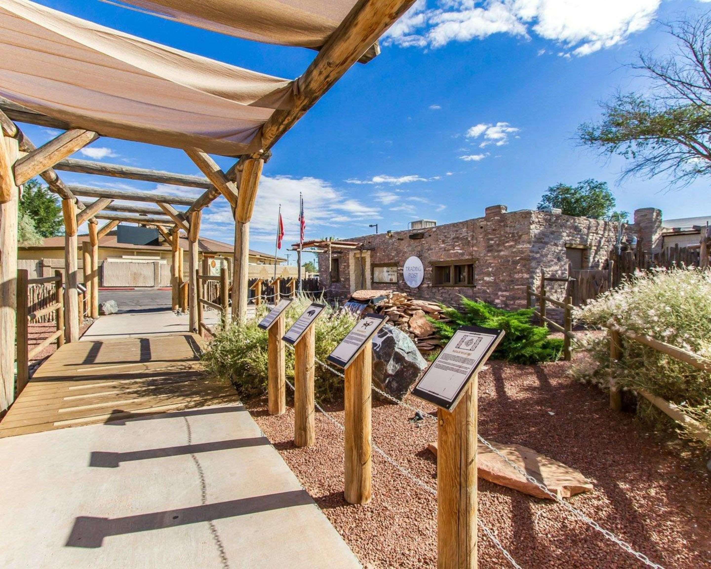 Navajoland Hotel Tuba City Exterior photo